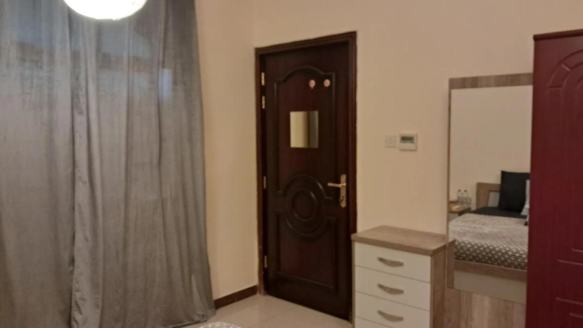 Top House Zayed Airport 아부다비 0*,  아랍에미리트